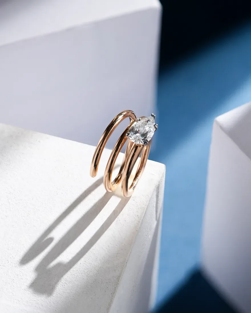 Curve Spiral Pear Ring